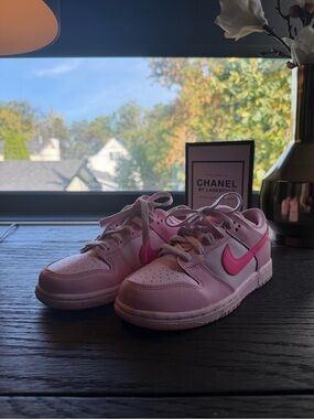 Nike Dunk Low Pink / Hot Pink Sneakers – Kids Size 3Y